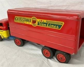 WYANDOTE TRUCK AND TRAILER