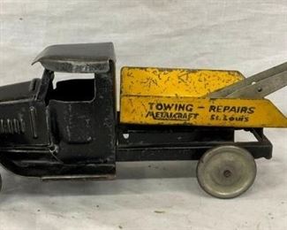 EARLY METALCRAFT TOW TRUCK