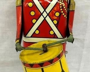 13IN WOLVERINE TOY DRUMMER