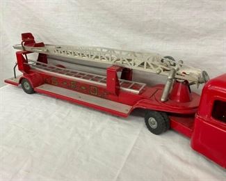 SIDE VIEW STRUCTO LADDER TRUCK