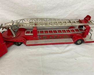 STRUCTO LADDER FIRE TRUCK