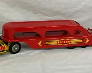 WYANDOTTE CAR HAULER TOY