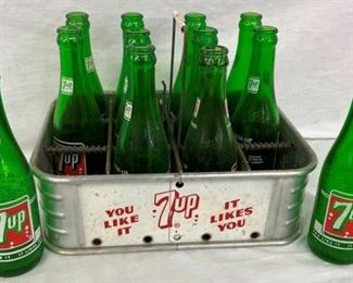 UNUSUAL 12PK 7UP ALUM. CARRIER