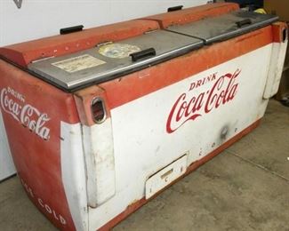 CLOSEUP W/ CAP CATCHERS