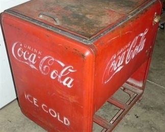 SIDE VIEW COKE DRINK BOX