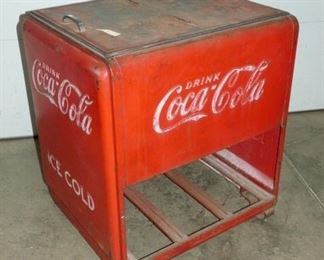 EMB. COCA COLA LIST TOP DRINK BOX