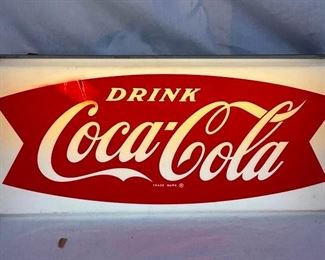 CLOSE UP COCA-COLA FISHTAIL