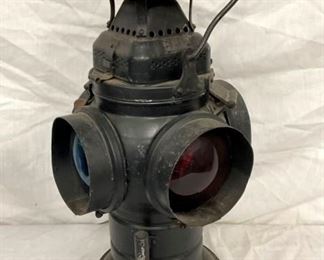 CLOSE UP ADLAKE 4 WAY RR LANTERN