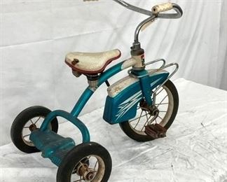 BACKVIEW EARLY TRICYCLE