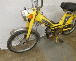 FRONT VIEW MOTOBECAN (MOPED ARMY)
