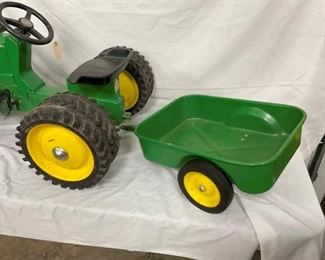 CLOSEUP W/ JD TRAILER