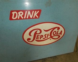 CLOSE UP DRINK PEPSI COLA COUNTER 