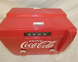 CLOSEUP NICE COKE ICE BOX RADIO