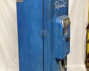 LEFTSIDE W/PEPSI CAP SIGN