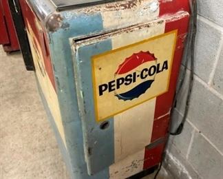 RIGHTSIDE PEPSI BOX MEASURE 33X42