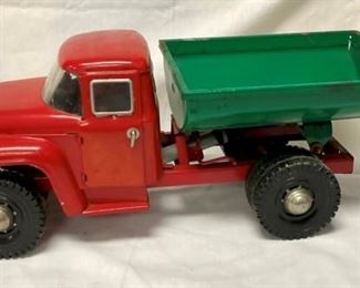 21X8 EARLY DUMP TRUCK TOY
