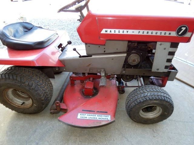 MASSEY FERGUSON 7 LAWN TRACTOR