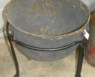 EARLY CAST STEW POT W/ STAND