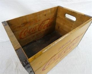 VIEW 3 TOP VIEW WOODEN COKE CRATE