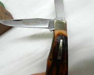 VIEW 3 REMINGTON KNIFE W/2 BLADES