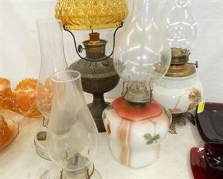 SEVERAL VICTORIAN OIL LAMPS