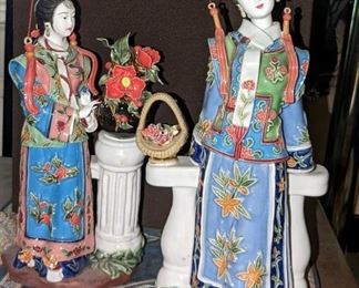Chinese porcelain set.