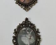 Set of small plaques.