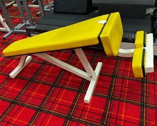 Paramount leg bench