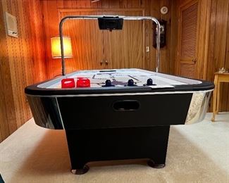 Premier air hockey
