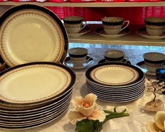 Wonderful Royal Worcester 38 piece set of fine China