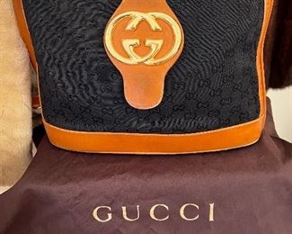 Lovely Gucci purse with original dust bag