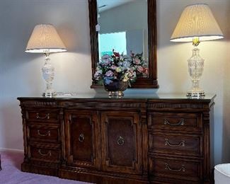 DRESSERS AND MIRRORS