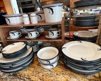 DINNERWARE
