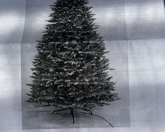 Front gate 7 1/2 foot fiber optic lit Christmas tree in a storage bag