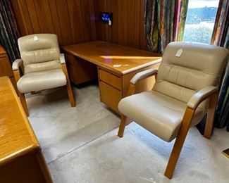 SMALLER DESK AND PAIR OF LEATHER SIDE CHAIRS