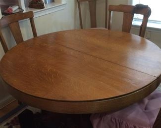 Soild Round Dining Table & Chairs w/ leaves