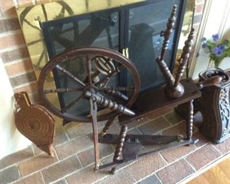 Antique Yarn Spinning Wheel