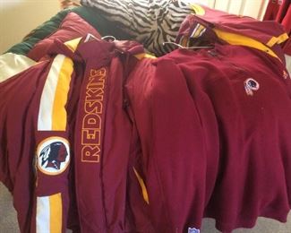 WASHINGTON D.C * NFL REDSKINS * Vintage Football  Clothing !