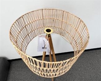 $75  Monaco Tripod Rattan Woven Shade Floor Lamp MTF153-9                                                          Description:  This floor lamp features a tripod silhouette with angled legs and a woven rattan shade for a mix of boho and coastal styles. It's made from solid wood with a natural finish, and the drum shade shows off a matching beige tone.  
Dimensions: 16 in base x 56H  Shade 21 in Diam.
Condition: New out of box. 
Location: Local pick up Portland, OR.  Shipper suggestions available upon request.  Item is in a warehouse with easy bay door access.