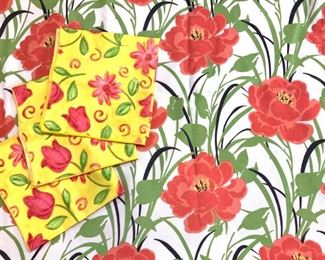 Lot 4 Poppy Flower Tablecloth & Tulip Napkins
