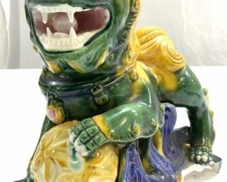 Vintage Asian Porcelain Temple Lion Figure
