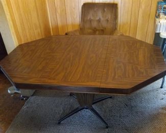 Dining Table with 5 Chairs and 1 Leaf