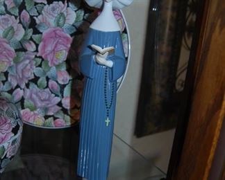 LLADRO FIGURINE