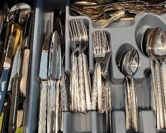 STAINLESS STEEL FLATWARE