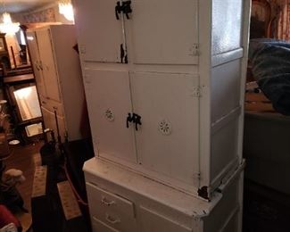 Privative kitchen cabinet