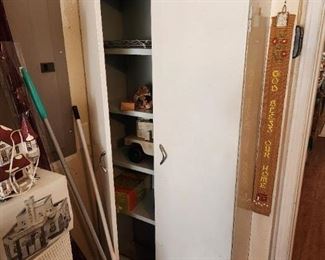 Storage cabinet