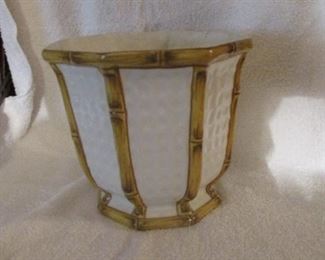 Italian porcelain pot