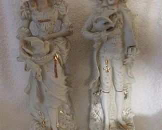 Colonial couple figurines