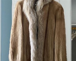 $75 - Ladies Vintage Fur Coat