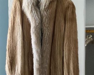 $75 - Ladies Vintage Fur Coat